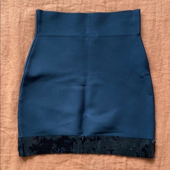 BCBGMaxAzria sequin bandage miniskirt - Picture 2 of 3